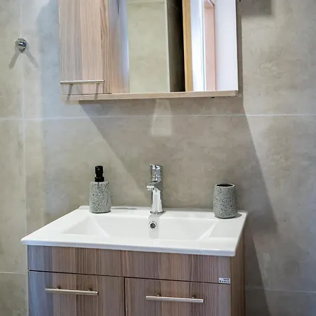 Apartamento 1 Bedroom Koshomes1 *