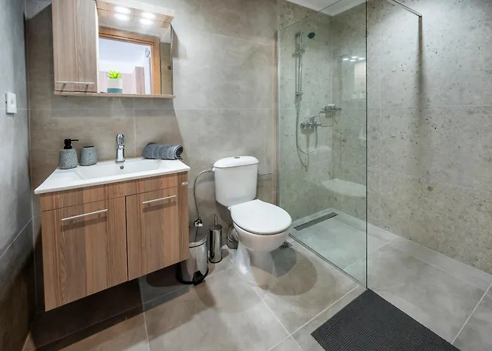 1 Bedroom Koshomes1 * Kos-stad